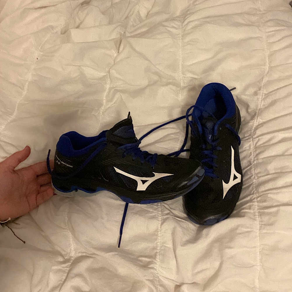 mizuno wave lightning z4 volleyball shoes